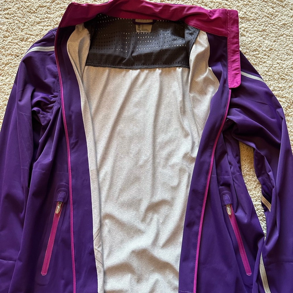 Women’s ASICS Running Jacket - Picture 4 of 4